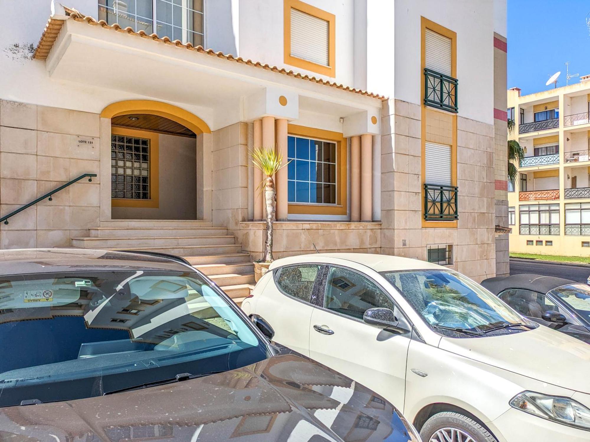 Two Bedroom Apartment - 110M2, Ac, Terrace, Wi-Fi Lagos Exterior photo